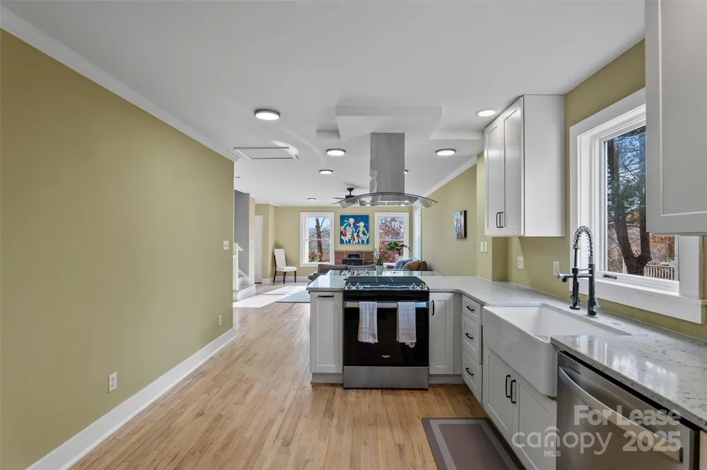 5 Elmore Street Asheville, NC 28804