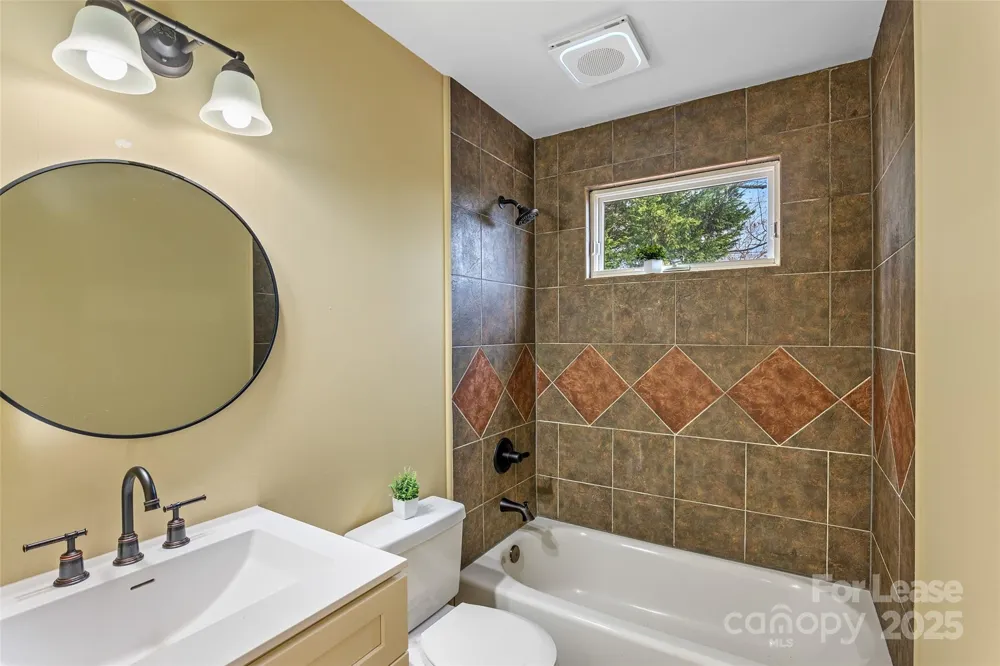 5 Elmore Street Asheville, NC 28804