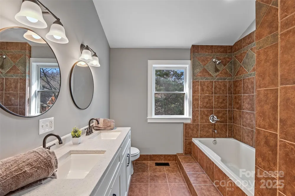 5 Elmore Street Asheville, NC 28804