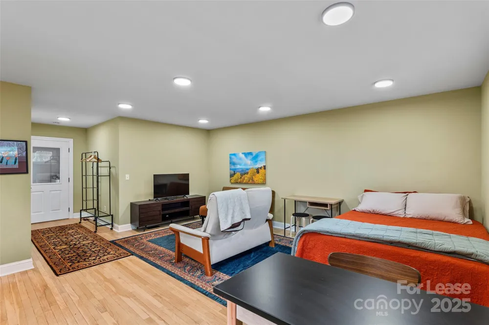 5 Elmore Street Asheville, NC 28804
