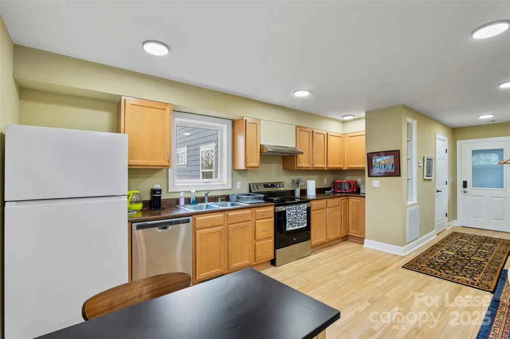 5 Elmore Street Asheville, NC 28804