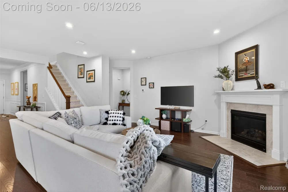 48827 Windfall Road Novi City, MI 48374