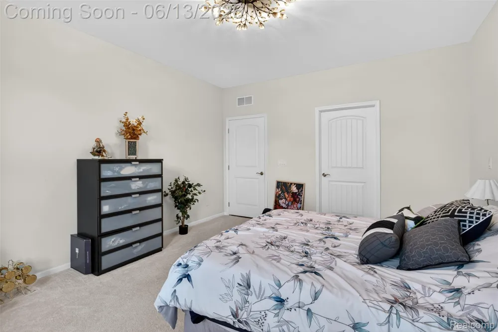48827 Windfall Road Novi City, MI 48374