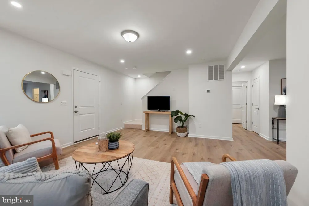 ELM AVENUE Bowie, MD 20715