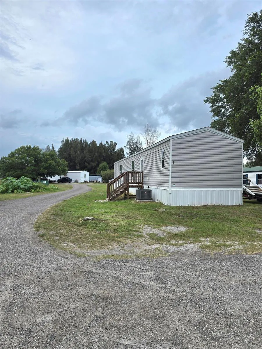 4649 NW 30th Street Okeechobee, FL 34972