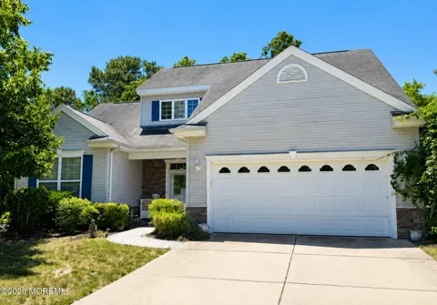 17 Sweetwater Drive