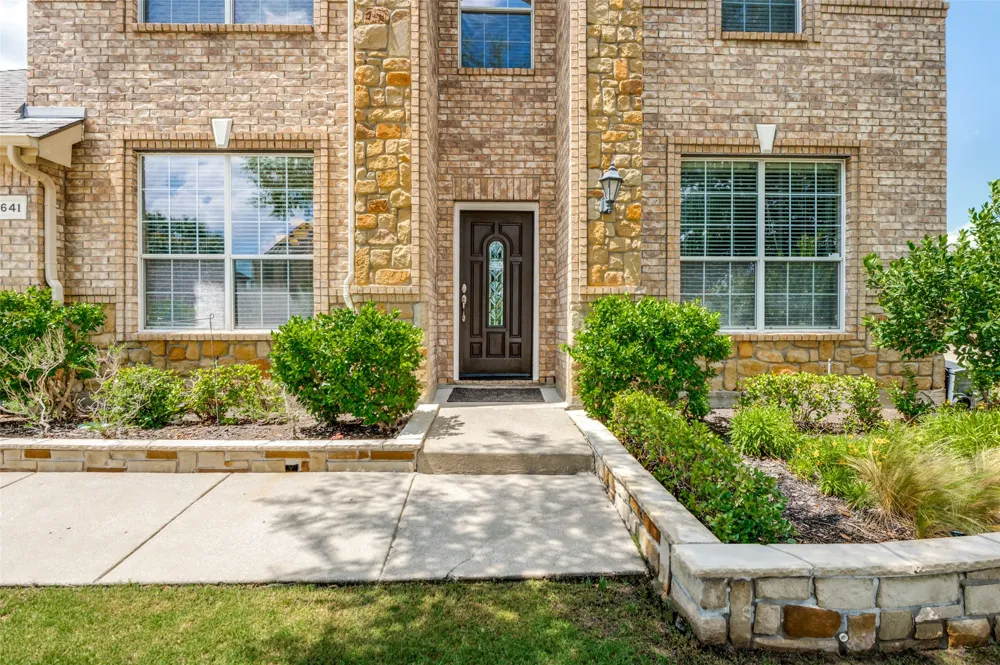 2641 Tradewinds Drive Little Elm, TX 75068