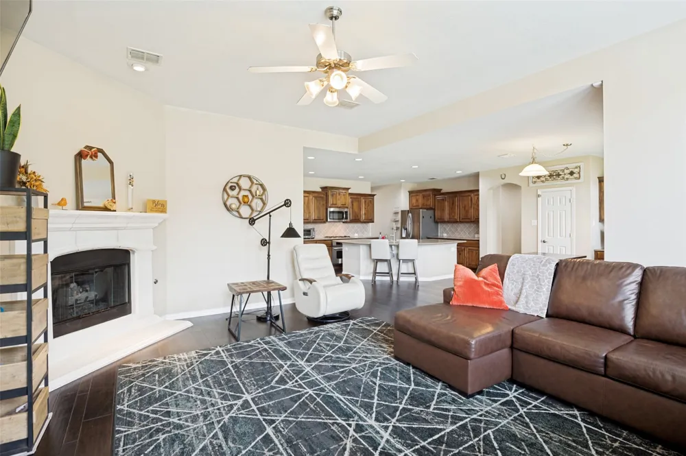 2641 Tradewinds Drive Little Elm, TX 75068