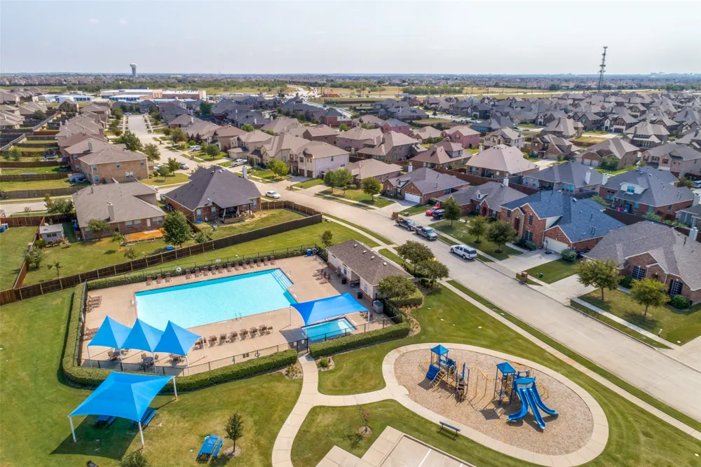 2641 Tradewinds Drive Little Elm, TX 75068