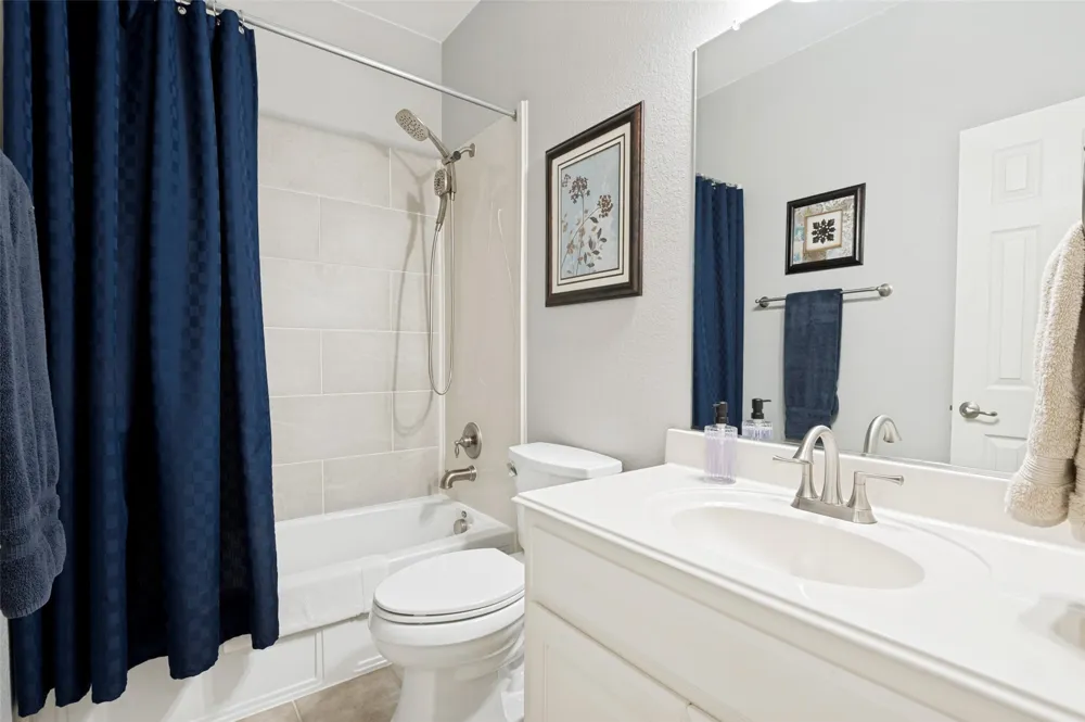 2641 Tradewinds Drive Little Elm, TX 75068