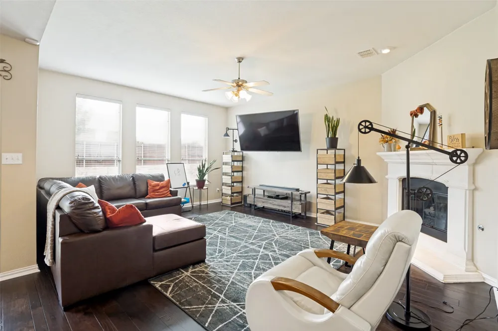 2641 Tradewinds Drive Little Elm, TX 75068
