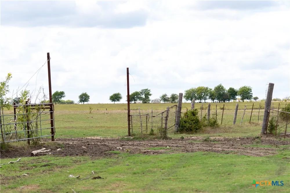 4775 Barnes Road Salado, TX 76571