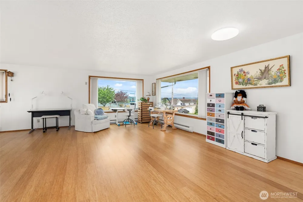 209 Harrison Street South Bend, WA 98586