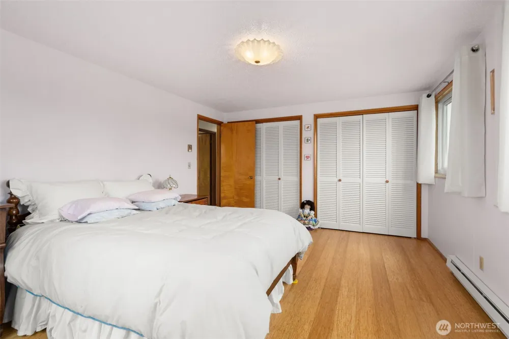 209 Harrison Street South Bend, WA 98586