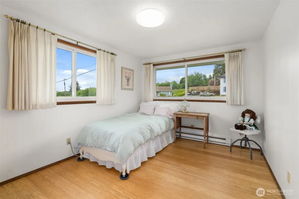 209 Harrison Street South Bend, WA 98586