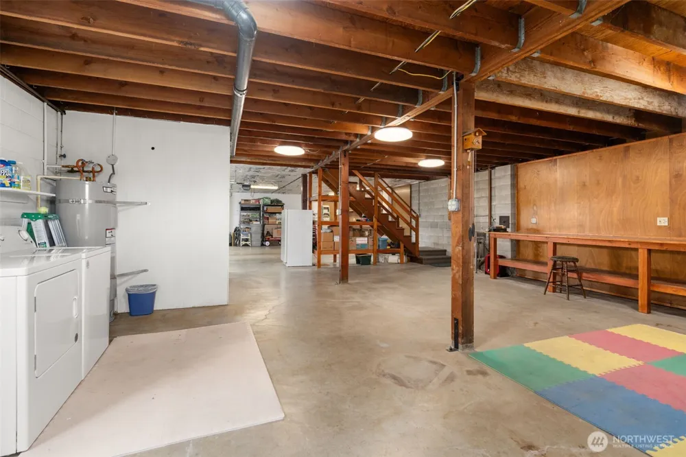209 Harrison Street South Bend, WA 98586