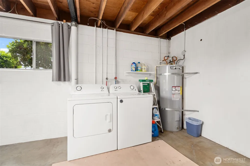 209 Harrison Street South Bend, WA 98586