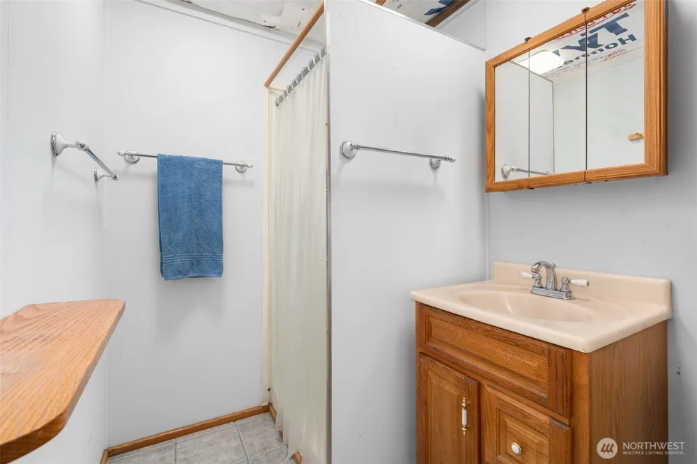 209 Harrison Street South Bend, WA 98586
