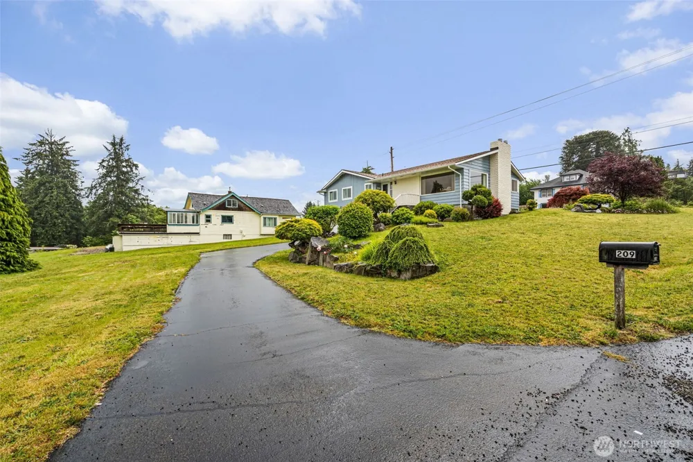 209 Harrison Street South Bend, WA 98586