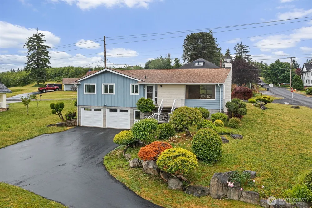 209 Harrison Street South Bend, WA 98586