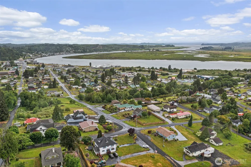 209 Harrison Street South Bend, WA 98586