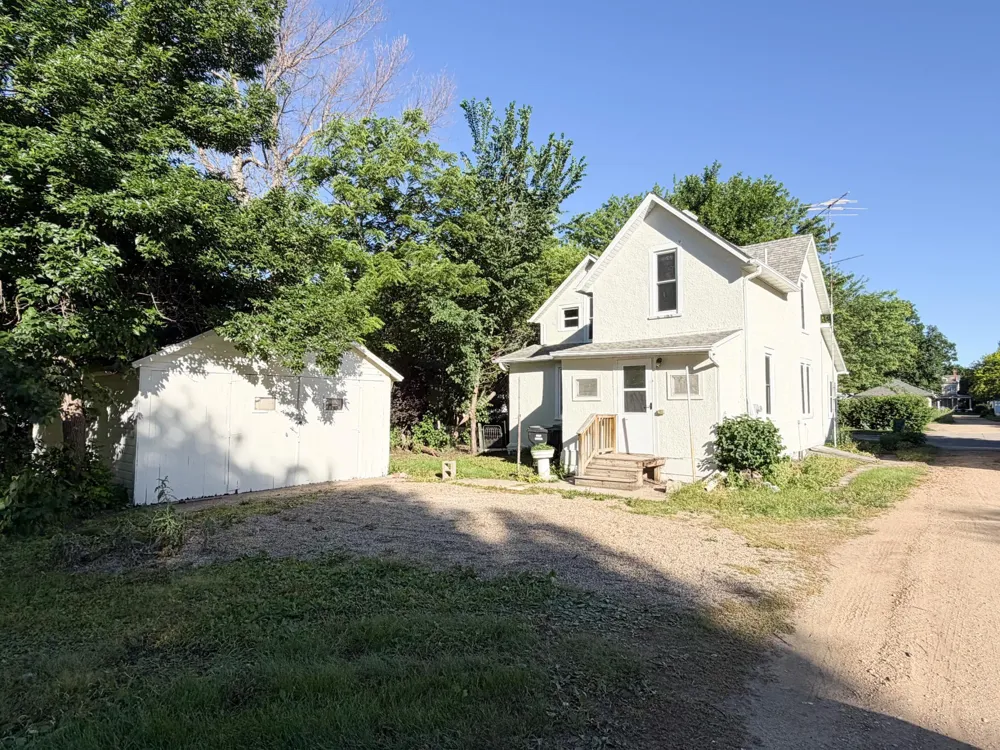 1304 3rd Avenue Worthington, MN 56187