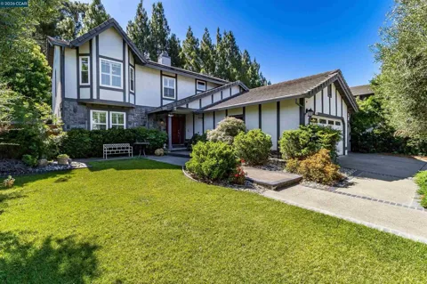 430 Oakwood Cir