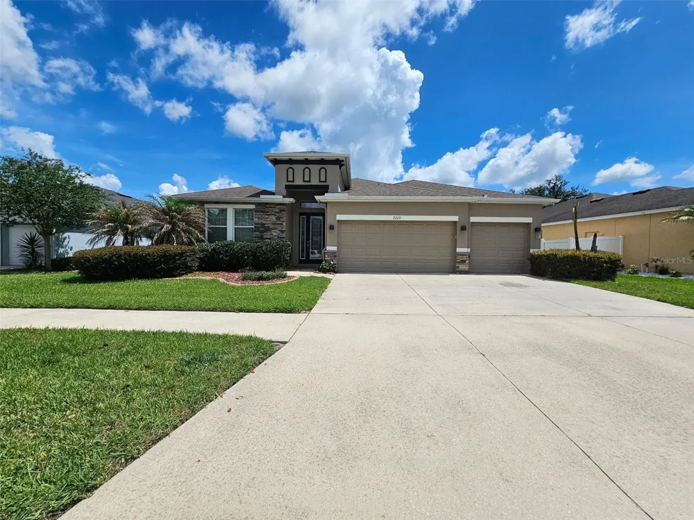 2229 VALTERRA VISTA WAY Valrico, FL 33594