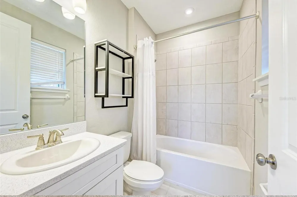 5564 SUMMIT GLEN Bradenton, FL 34203