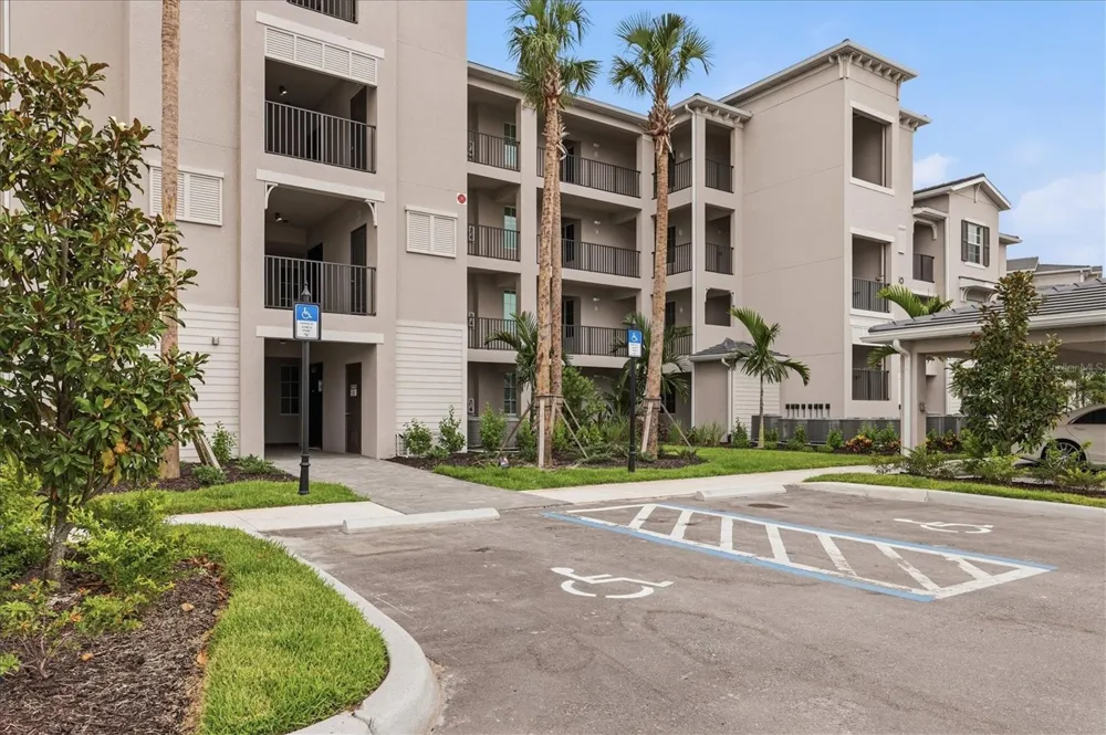 19140 SCALLOP LOOP #102 Lakewood Ranch, FL 34211