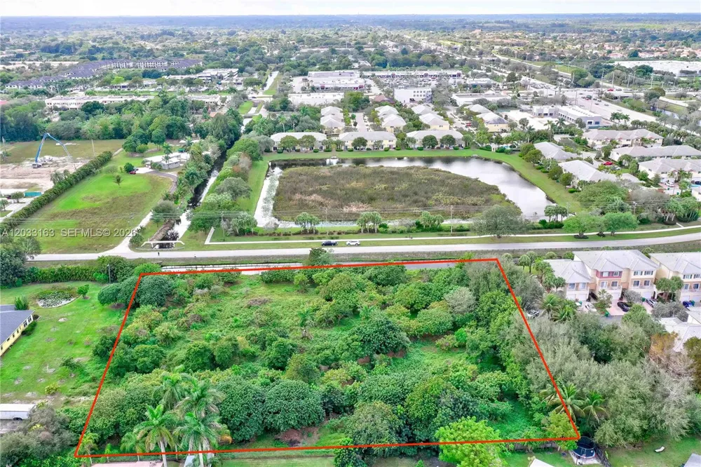 76 SW Ave Davie, FL 33314