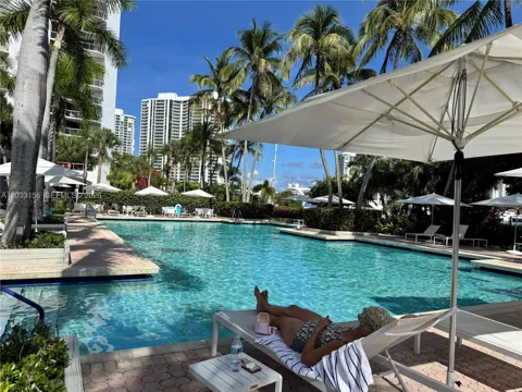 3610 Yacht Club Dr #312