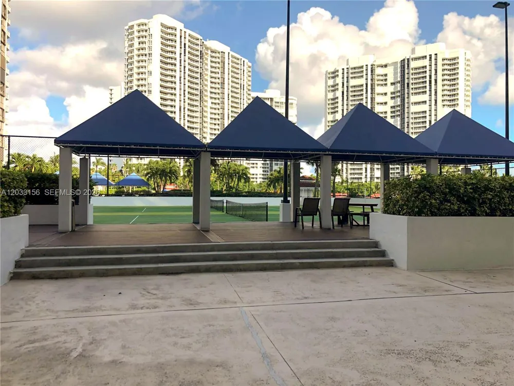 3610 Yacht Club Dr #312 Aventura, FL 33180