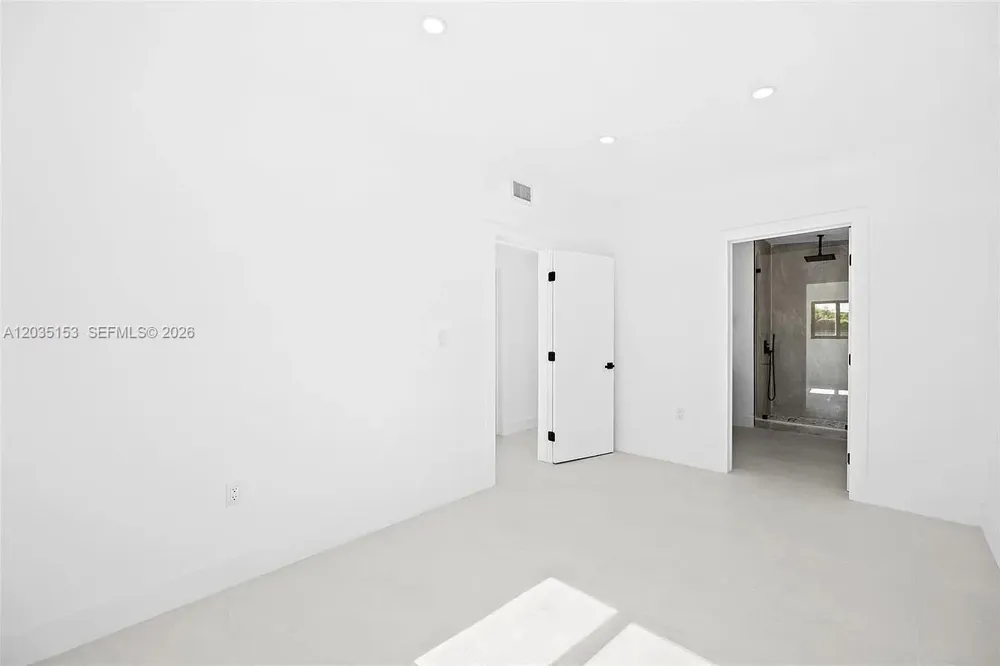 10000 SW 43rd St Miami, FL 33165