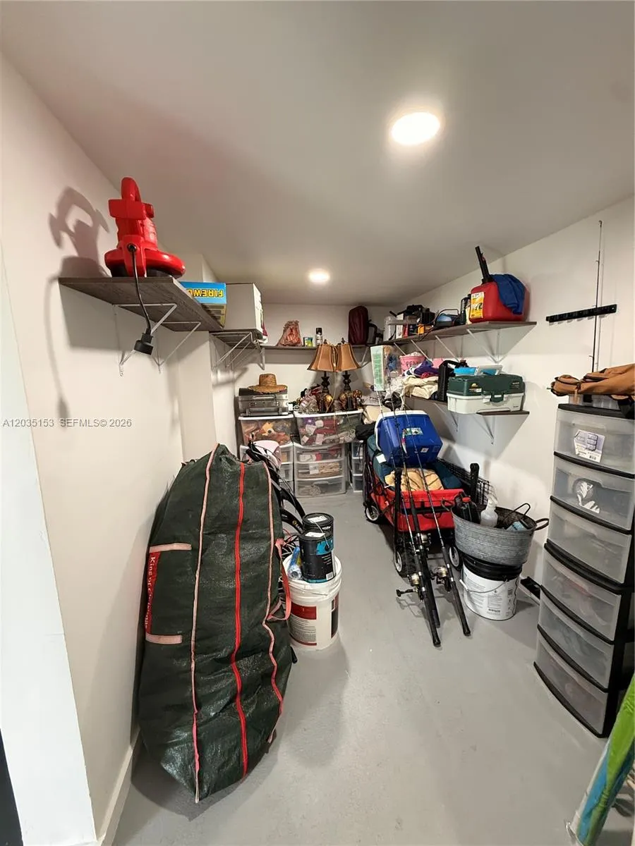 10000 SW 43rd St Miami, FL 33165