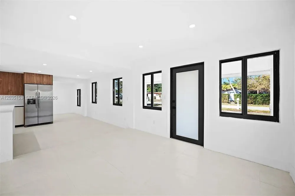 10000 SW 43rd St Miami, FL 33165
