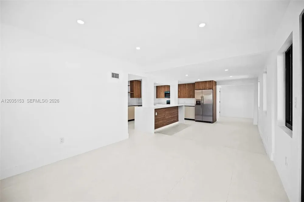 10000 SW 43rd St Miami, FL 33165