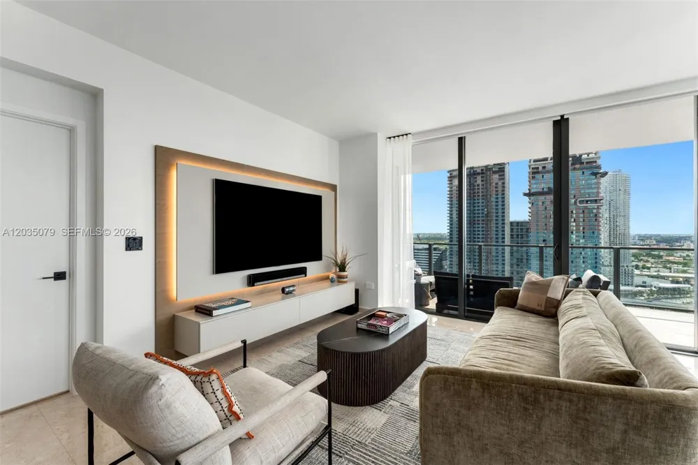 68 SE 6th St #2612 Miami, FL 33131