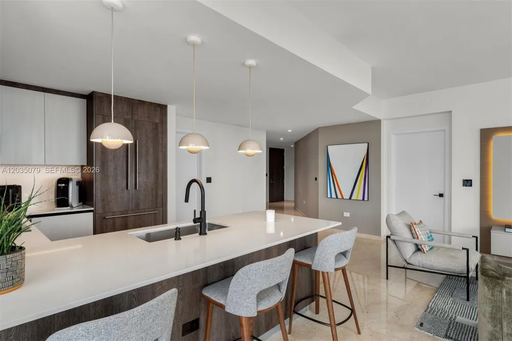 68 SE 6th St #2612 Miami, FL 33131