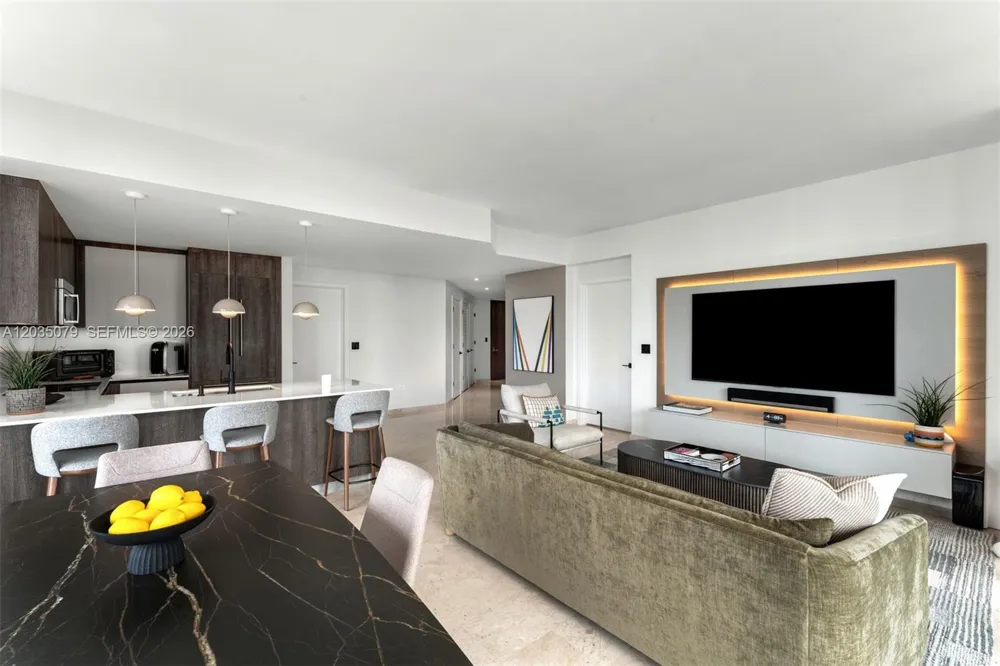 68 SE 6th St #2612 Miami, FL 33131