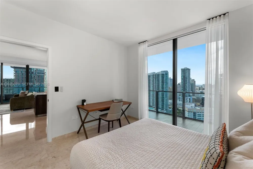 68 SE 6th St #2612 Miami, FL 33131