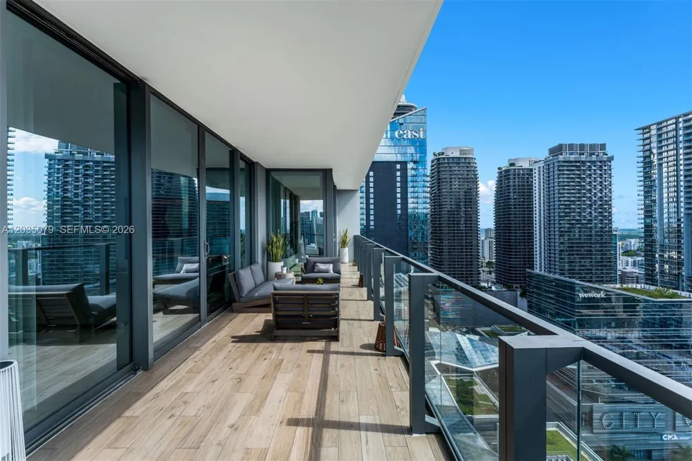 68 SE 6th St #2612 Miami, FL 33131