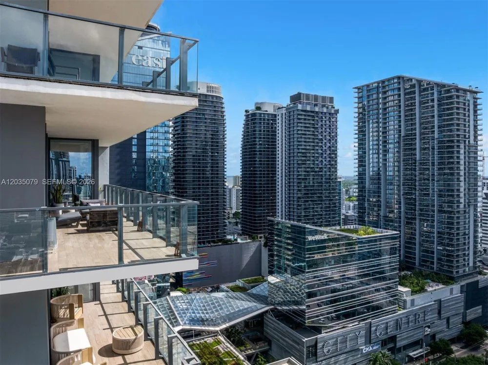 68 SE 6th St #2612 Miami, FL 33131