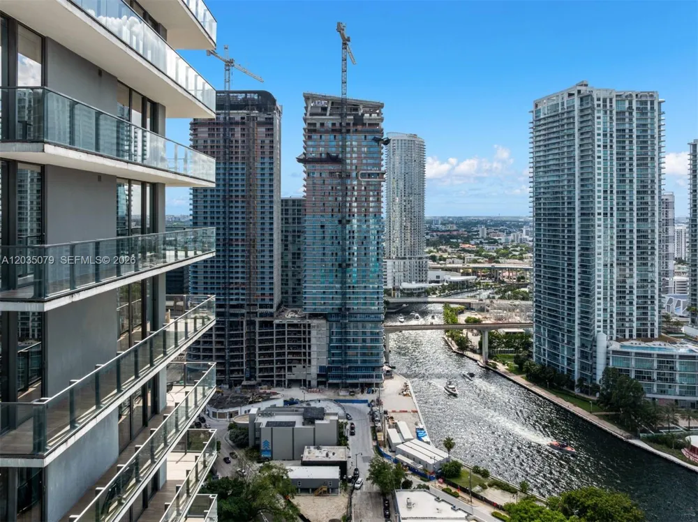 68 SE 6th St #2612 Miami, FL 33131
