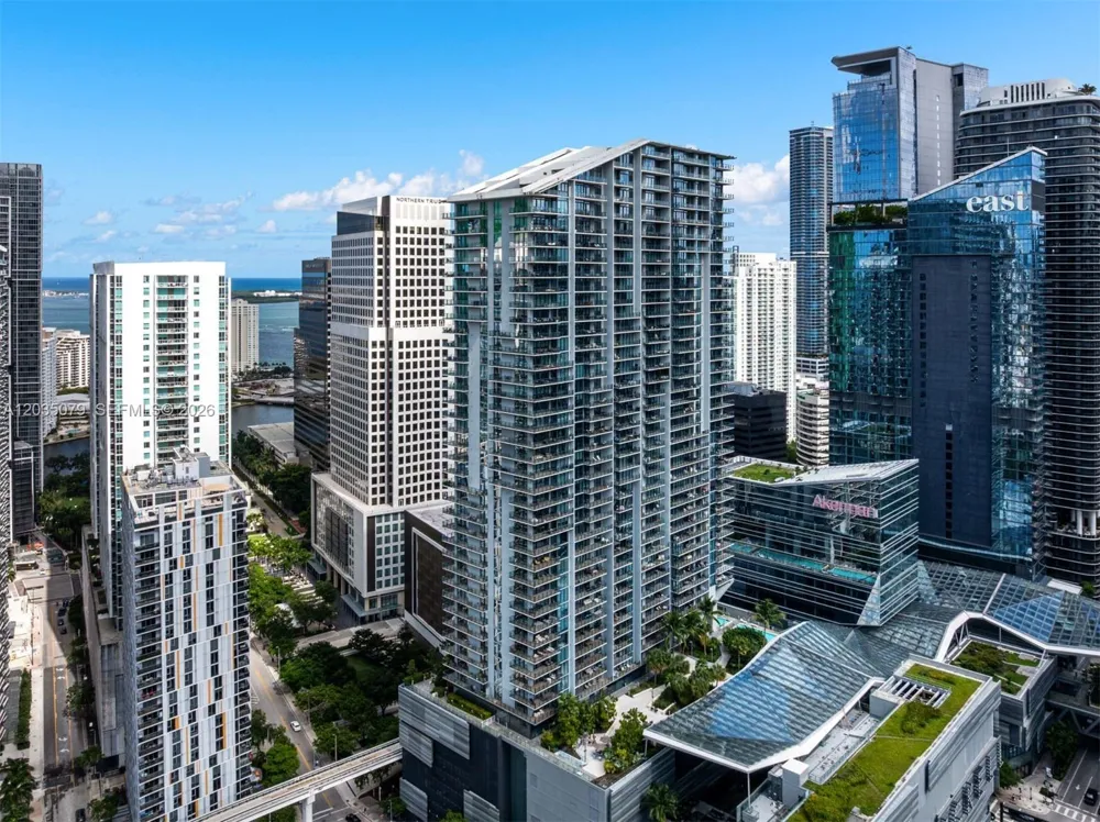 68 SE 6th St #2612 Miami, FL 33131