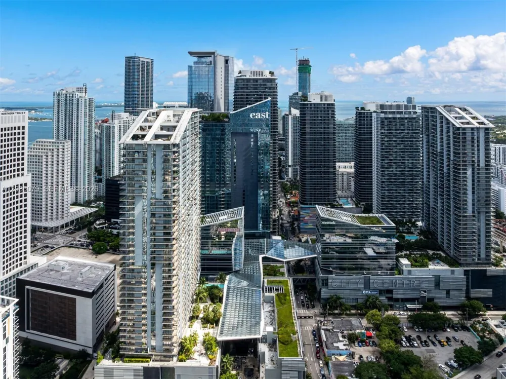 68 SE 6th St #2612 Miami, FL 33131