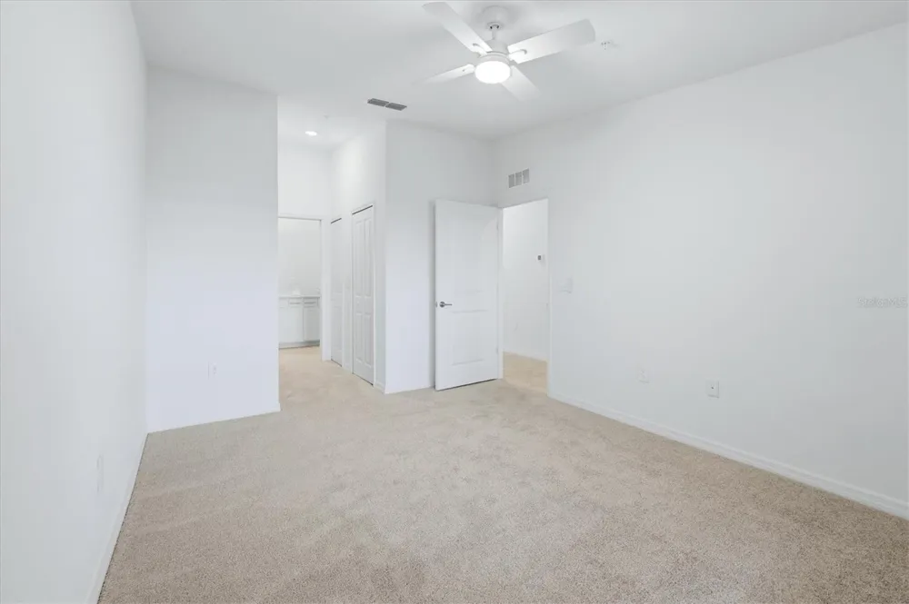 18923 SCALLOP LOOP #205 Bradenton, FL 34211
