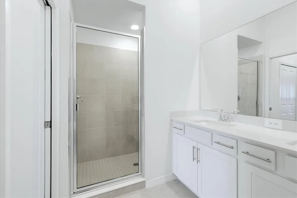 18923 SCALLOP LOOP #205 Bradenton, FL 34211