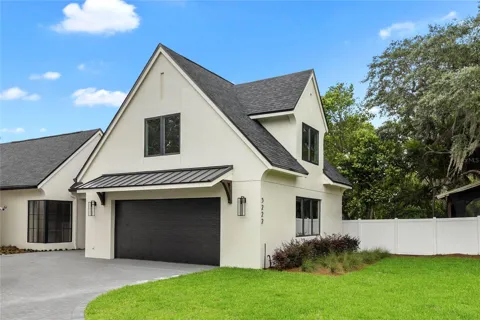3222 HOLLIDAY AVE