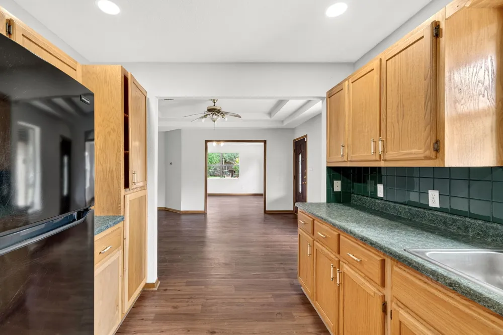 903 Travis Street Lockhart, TX 78644
